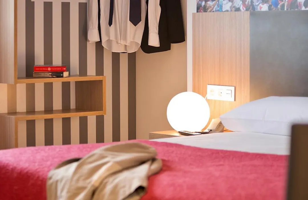 Iraipe Pamplona Hostal Auto Check-In-1